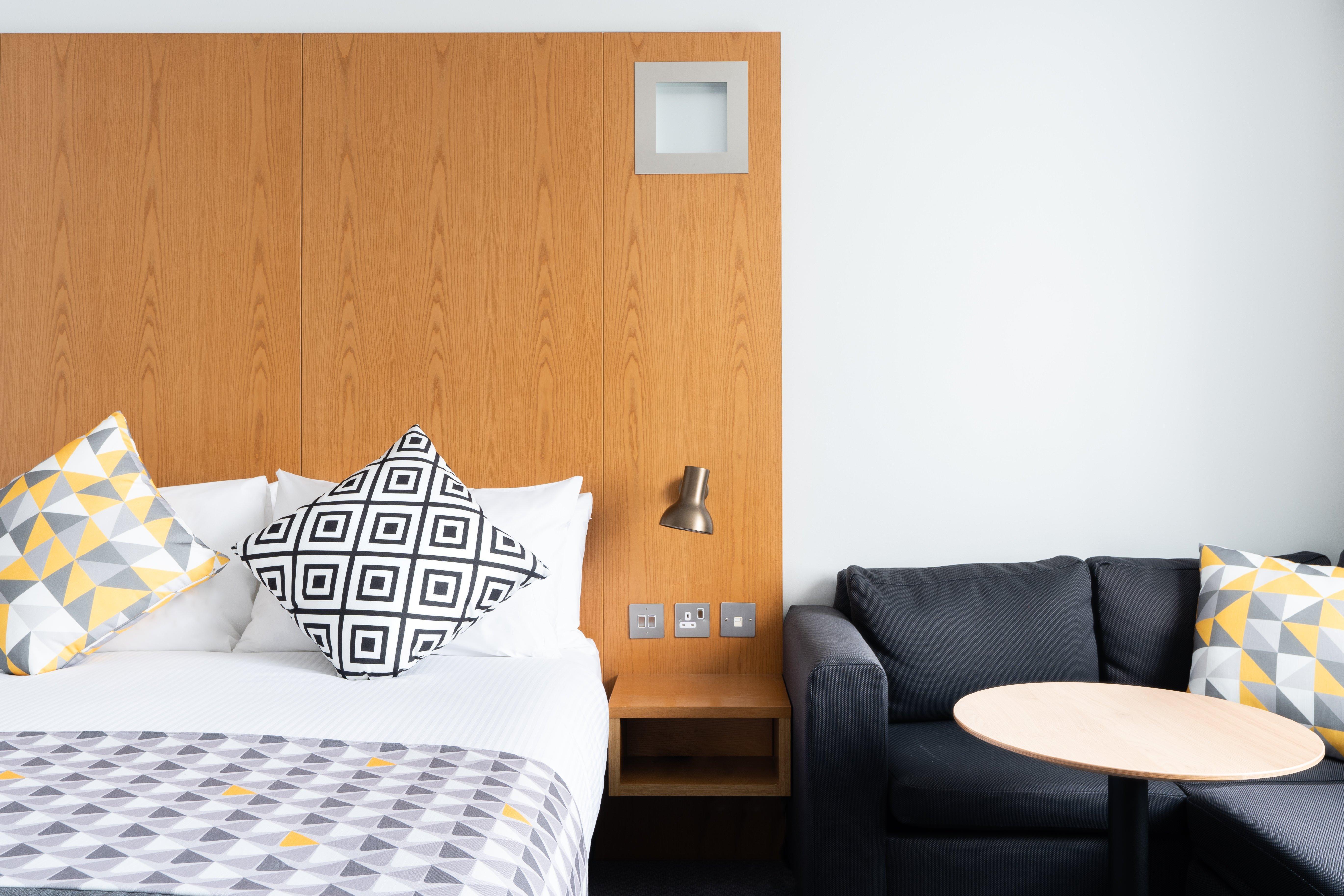 Holiday Inn Bournemouth By Ihg Exterior foto