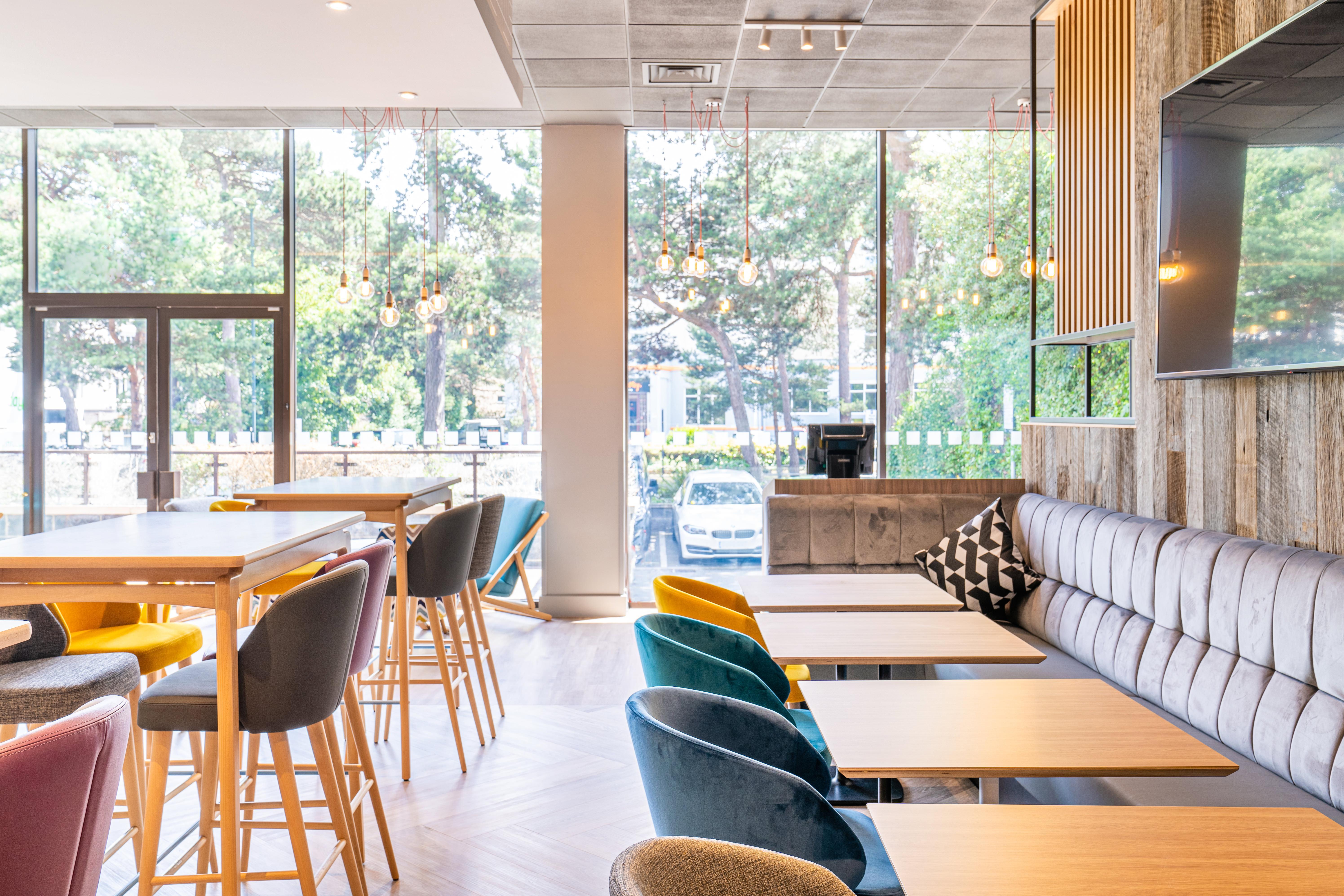 Holiday Inn Bournemouth By Ihg Exterior foto