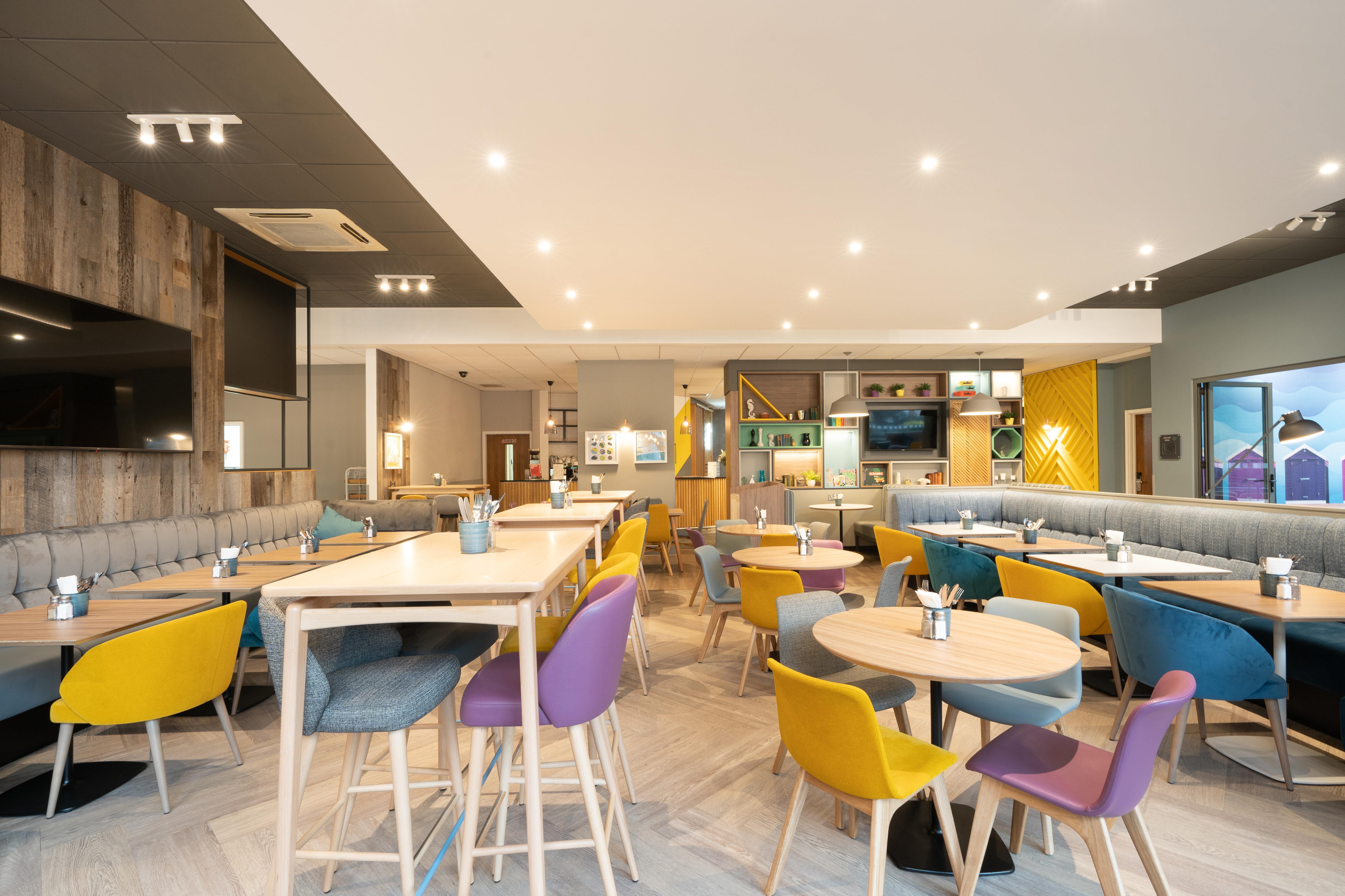 Holiday Inn Bournemouth By Ihg Exterior foto
