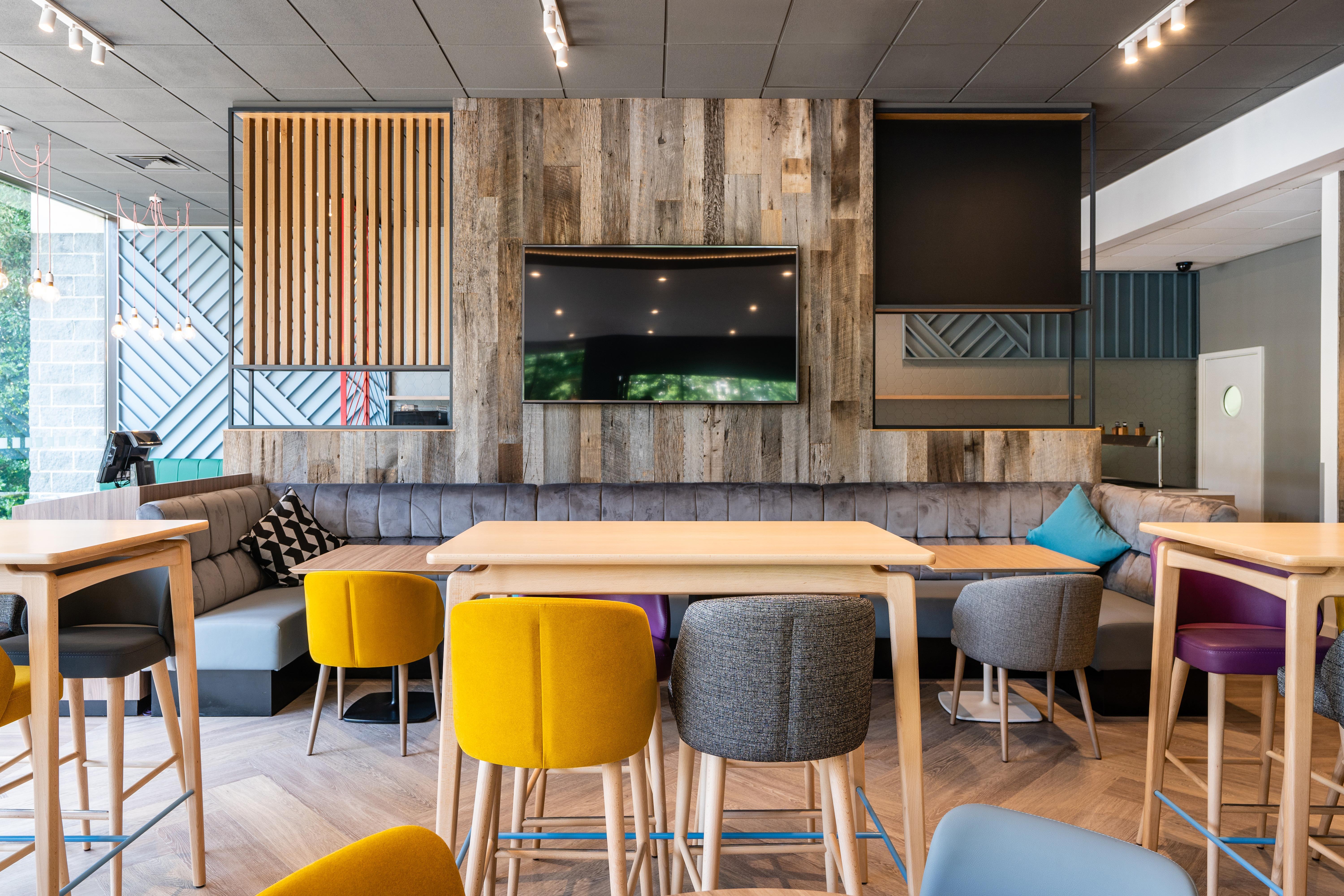 Holiday Inn Bournemouth By Ihg Exterior foto